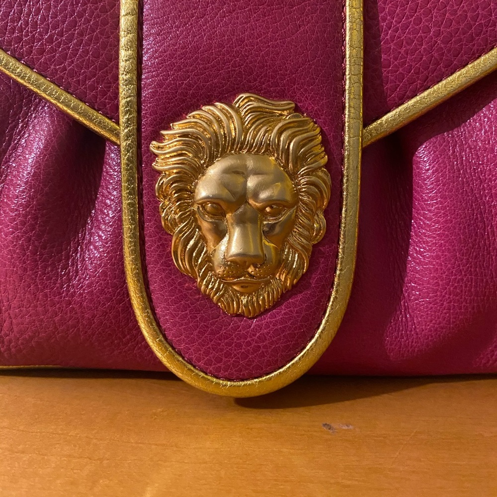 Dooney & Bourke 24k Gold Dipped Lion Y2K Hayden Panettiere 💖FUCHSIA Clutch NWT